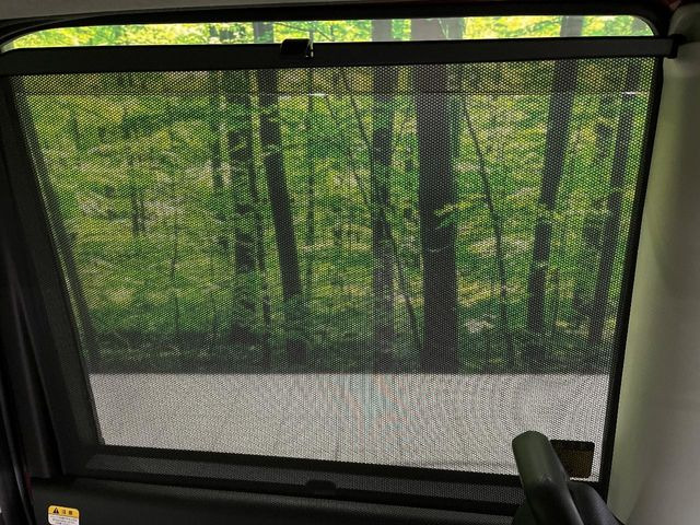 �y���[���V�F�[�h�z��������ԊO����̌���ῂ����Ƃ��ɃT�b�ƈ����o���Ďg����A���[���i�[�^�C�v�̃T���V�F�[�h�𑕔��B��Ȃɏ�������q�l���E�g�E�g�����������ȂǁA���Ђ����p����������