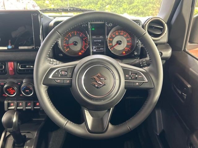 �y�����v�����X�e�A�����O�z�㎿�Ȋv���g�p���邱�ƂŁA��ɂ����������݂ƂĂ��^�]���₷���n���h���ł���