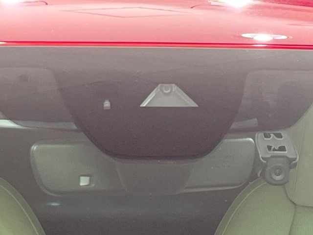 �y�X�}�[�g�u���[�L�T�|�[�g�z���s���ɑO���̎ԗ�����F�����A�Փ˂������Ȏ��͌x��ƃu���[�L�ŏՓˉ���Ɣ�Q�y�����A�V�X�g�B�����S�Ƀh���C�u�����y���݂��������܂��B