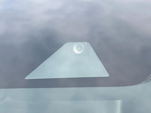 �y�C���e���W�F���g�G�}�[�W�F���V�[�u���[�L�z�t�����g�J�����őO���̎ԗ�����s�҂����m�B�Փ˂������Ȏ��͏Փ˔�Q�y���u���[�L���쓮�A�Փˉ�����T�|�[�g�B�����S�Ƀh���C�u�����y���݂��������܂��B