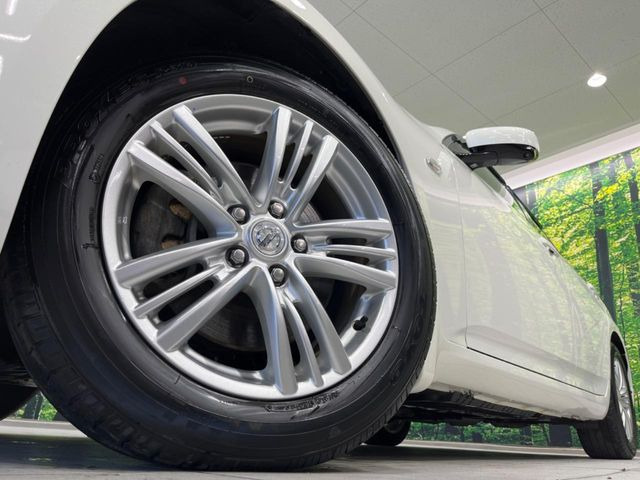 �y����17�C���`�A���~�z�C�[���z�O�ςɃ}�b�`���������A���~�z�C�[���𑕒����Ă���܂��B�e��ЊO�A���~�z�C�[����A�X�^�b�h���X�^�C�����戵�����Ă���܂��B���񂲑��k����������