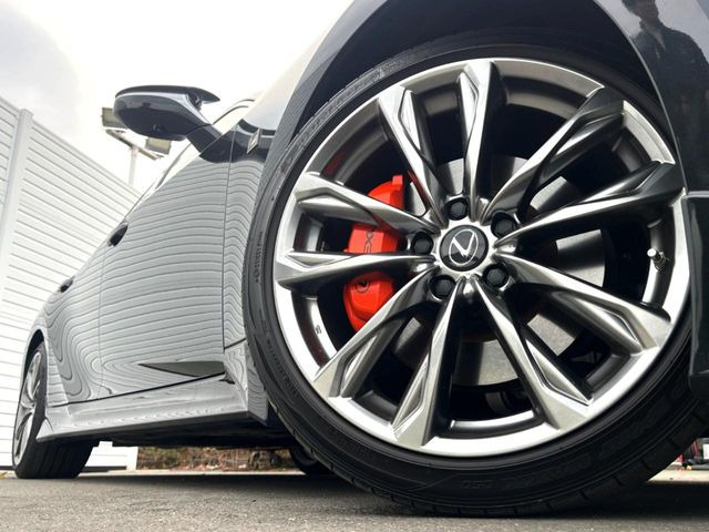 �y����19�C���`�A���~�z�C�[���z�O�ςɃ}�b�`���������A���~�z�C�[���𑕒����Ă���܂��B�e��ЊO�A���~�z�C�[����A�X�^�b�h���X�^�C�����戵�����Ă���܂��B���񂲑��k����������