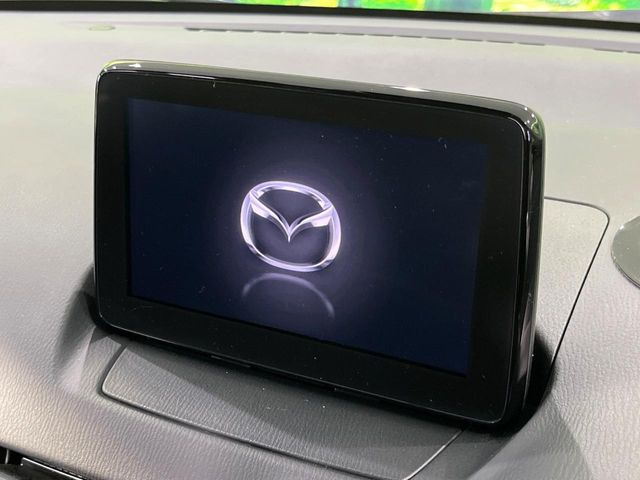 �y�}�c�_�R�l�N�g�i�r�z�ԓ��̕��͋C�Ƀ}�b�`������̌^�^�C�v�̃i�r�B�e����q�ݒ��Bluetooth�Đ����A�l�X�ȋ@�\���y���߂܂��B�����I�ȃ_�C�������삪�\�ŁA�g��������ǍD�ł��B