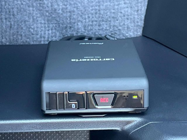 �y�h���C�u���R�[�_�[�z���S�E���S�ȃJ�[���C�t�ɕK�{�̃h���C�u���R�[�_�[�𑕔�!���s���͂������A������^�]�⎖�̂ɑ��������ۂ̏󋵂��f���ŋL�^���A����̃��X�N�ɔ����܂��B