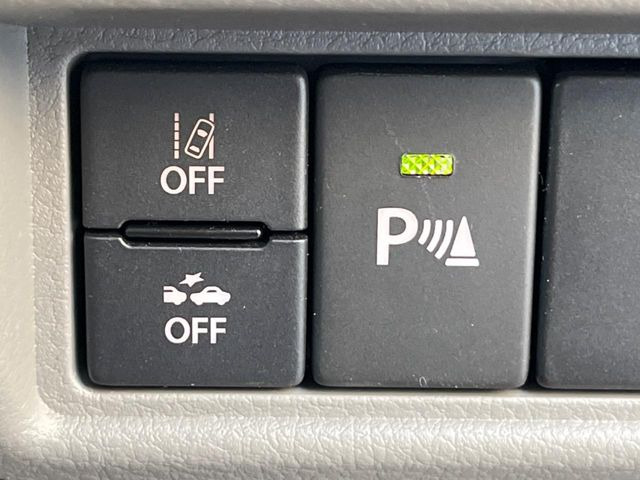 �y�G�}�[�W�F���V�[�u���[�L�z���s���ɑO���̎ԗ�����F�����A�Փ˂������Ȏ��͌x��ƃu���[�L�ŏՓˉ���Ɣ�Q�y�����A�V�X�g�B�����S�Ƀh���C�u�����y���݂��������܂��B