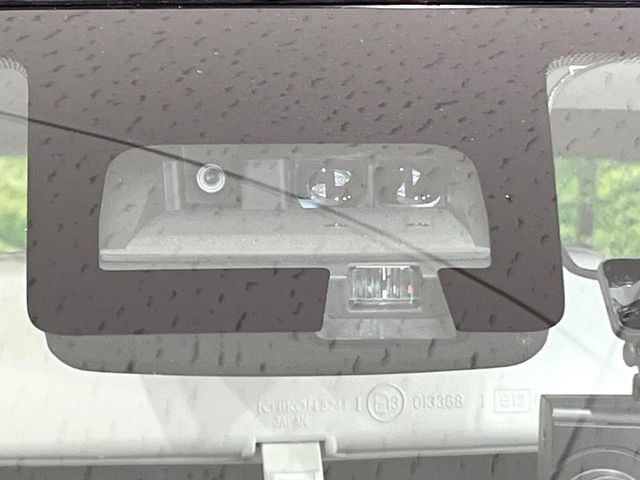 �y�X�Y�L �Z�[�t�e�B�T�|�[�g�z���s���ɑO���̎ԗ�����F�����A�Փ˂������Ȏ��͌x��ƃu���[�L�ŏՓˉ���Ɣ�Q�y�����A�V�X�g�B�����S�Ƀh���C�u�����y���݂��������܂��B