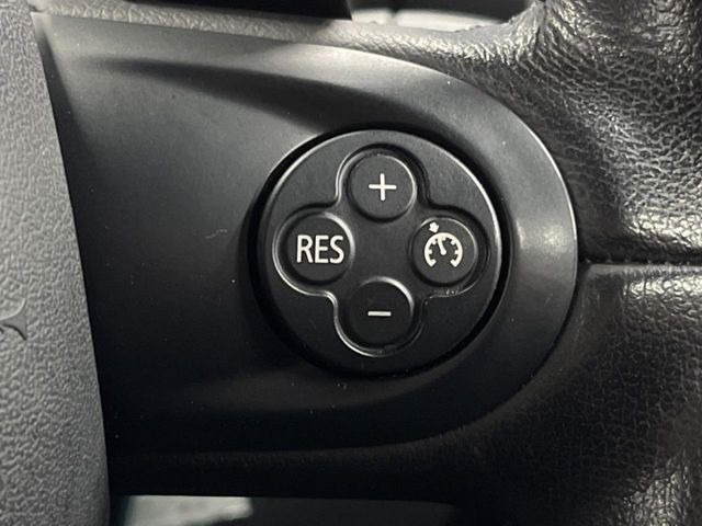 ���I�[�g�N���[�Y�R���g���[��:�������H�⎩���Ԑ�p���H���ɂāA�葬���q���\�ƂȂ�֗��ȋ@�\�ł��B�������ړ��̍ۂł����ɂ����֗��ɂ��g�����������܂���