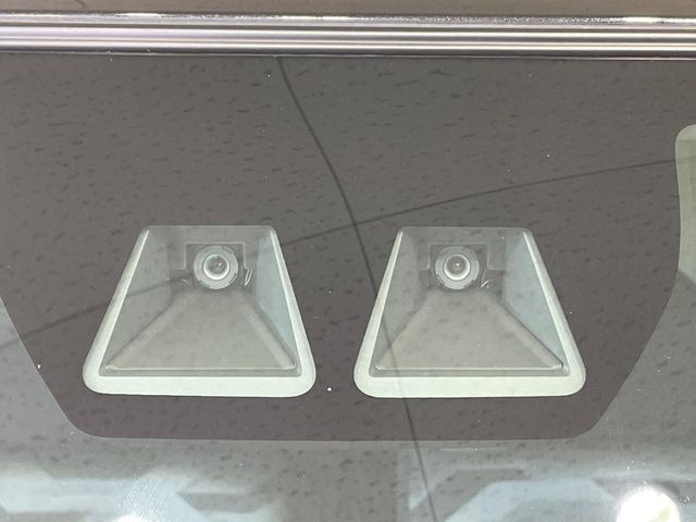 �y�X�}�[�g�A�V�X�g�z���s���ɑO���̎ԗ�����F�����A�Փ˂������Ȏ��͌x��ƃu���[�L�ŏՓˉ���Ɣ�Q�y�����A�V�X�g�B�����S�Ƀh���C�u�����y���݂��������܂��B