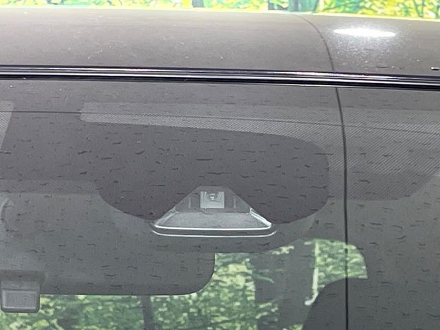 �y�G�}�[�W�F���V�[�u���[�L�z���s���ɑO���̎ԗ�����F�����A�Փ˂������Ȏ��͌x��ƃu���[�L�ŏՓˉ���Ɣ�Q�y�����A�V�X�g�B�����S�Ƀh���C�u�����y���݂��������܂��B