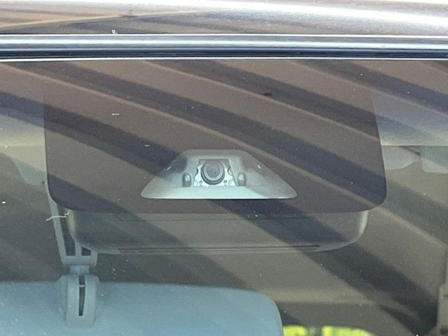 �y�X�}�[�g�A�V�X�g�z���s���ɑO���̎ԗ�����F�����A�Փ˂������Ȏ��͌x��ƃu���[�L�ŏՓˉ���Ɣ�Q�y�����A�V�X�g�B�����S�Ƀh���C�u�����y���݂��������܂��B