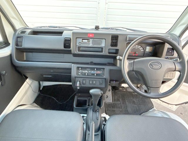 �O���[�v���݌ɐ���30,000��!!�S���̌n��X���烁�[�J�[�E�Ԏ��킸���Љ�o����̂ŁA���Ȃ��Ƀs�b�^���̂��Ԃ�������͂��ł���܂��͂��₢���킹��������