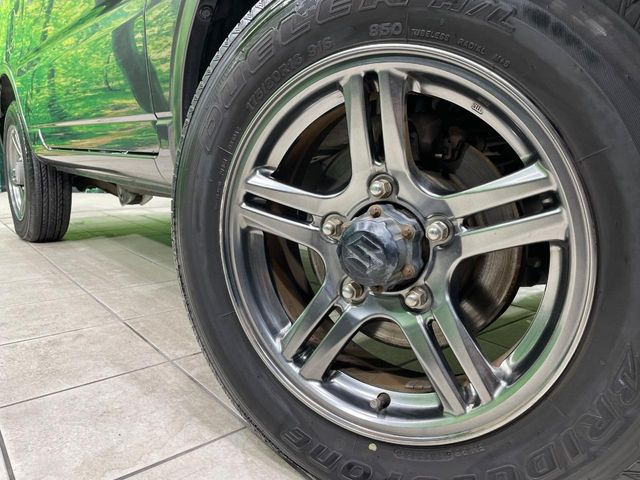 �y����16�C���`�A���~�z�C�[���z�O�ςɃ}�b�`���������A���~�z�C�[���𑕒����Ă���܂��B�e��ЊO�A���~�z�C�[����A�X�^�b�h���X�^�C�����戵�����Ă���܂��B���񂲑��k����������