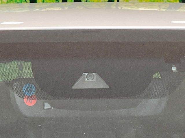 �y�g���^�Z�[�t�e�B�Z���X�z���s���ɑO���̎ԗ�����F�����A�Փ˂������Ȏ��͌x��ƃu���[�L�ŏՓˉ���Ɣ�Q�y�����A�V�X�g�B�����S�Ƀh���C�u�����y���݂��������܂��B