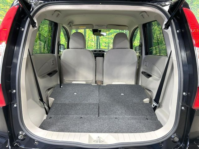 ���i�̂���������ʋ΁A���}���ɏ\���ȉ׎��X�y�[�X���m�ۂ��Ă���܂��B�Z�J���h�V�[�g��|���ƁA�傫�ȉו��̐ύڂ��\�ł���