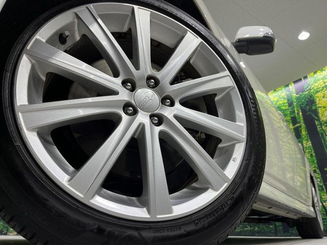 �y����18�C���`�A���~�z�C�[���z�O�ςɃ}�b�`���������A���~�z�C�[���𑕒����Ă���܂��B�e��ЊO�A���~�z�C�[����A�X�^�b�h���X�^�C�����戵�����Ă���܂��B���񂲑��k����������