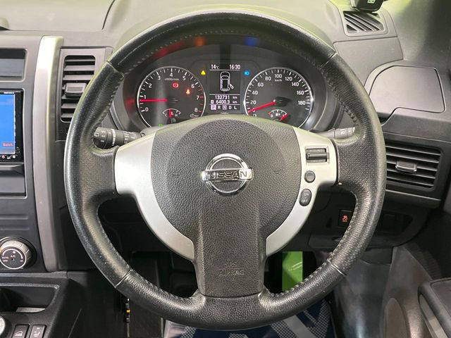 �y�����v�����X�e�A�����O�z�㎿�Ȋv���g�p���邱�ƂŁA��ɂ����������݂ƂĂ��^�]���₷���n���h���ł���