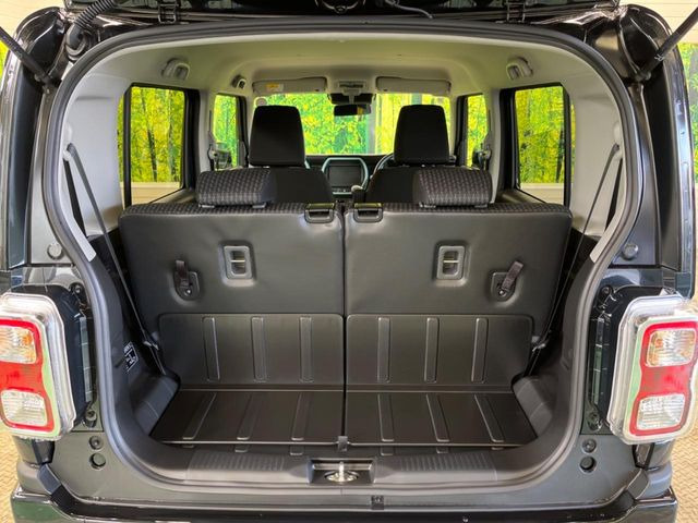 ���i�̂���������ʋ΁A���}���ɏ\���ȉ׎��X�y�[�X���m�ۂ��Ă���܂��B�Z�J���h�V�[�g��|���ƁA�傫�ȉו��̐ύڂ��\�ł���