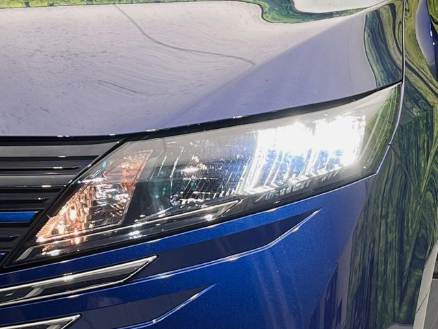 �yLED�w�b�h���C�g�z���V����ԑ��s�����ǍD�Ȏ��E���m�ۂ����S���ĉ^�]�ł��鍂�P�xLED�w�b�h���C�g�𑕔�!�_�����x�������A����d�͂��}�����Ă��܂��B