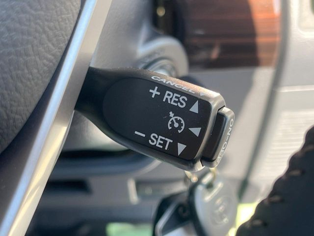 �y�N���[�Y�R���g���[���z�������H�����N���N���s�B�A�N�Z���𗣂��Ă���葬�x�ő��s���ł��A�������^�]���̕��S���y��!�����E�������ȒP�ȃX�C�b�`����Œ����ł��܂��B