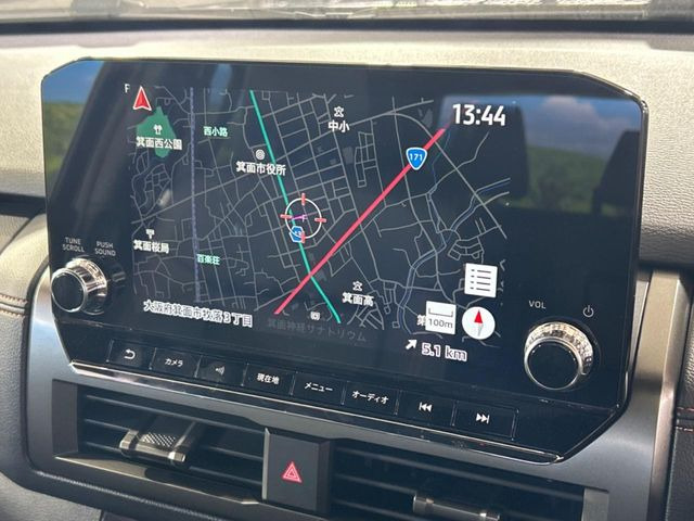 �y�����i�r�z�l�C�̏����i�r�𑕔����Ă���܂��B�i�r�̎g���₷���͂������A�I�[�f�B�I�@�\���[��!�L�����v�◷�s�͂������A�ʋ΂┃�����ȂǕ��i�̃h���C�u���y�����Ȃ�͂���