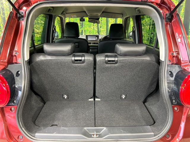 ���i�̂���������ʋ΁A���}���ɏ\���ȉ׎��X�y�[�X���m�ۂ��Ă���܂��B�Z�J���h�V�[�g��|���ƁA�傫�ȉו��̐ύڂ��\�ł���