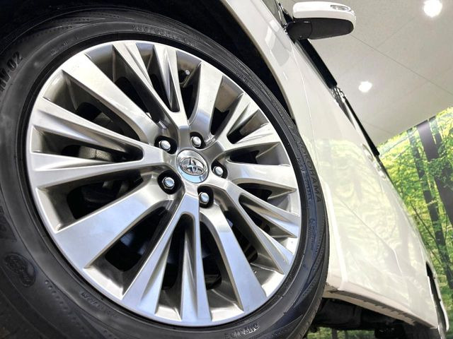 �y����18�C���`�A���~�z�C�[���z�O�ςɃ}�b�`���������A���~�z�C�[���𑕒����Ă���܂��B�e��ЊO�A���~�z�C�[����A�X�^�b�h���X�^�C�����戵�����Ă���܂��B���񂲑��k����������