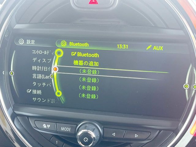 ��Bluetooth:���莝���̃X�}�[�g�t�H���ȂǂƐڑ����A�n���Y�t���[�ʘb��Տꊴ����~���[�W�b�N�Đ������y���݂��������܂��B�����ڑ��ł��̂Ŕς킵��������܂����