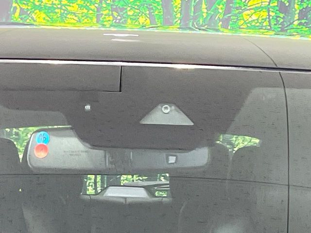 �y�X�}�[�g�V�e�B�u���[�L�T�|�[�g�z�ᑬ���s���ɑO���̎ԗ�����F�����A�Փ˂������Ȏ��͌x��ƃu���[�L�ŏՓˉ���Ɣ�Q�y�����A�V�X�g�B�����S�Ƀh���C�u�����y���݂��������܂��B