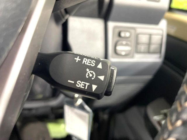 �y�N���[�Y�R���g���[���z�������H�����N���N���s�B�A�N�Z���𗣂��Ă���葬�x�ő��s���ł��A�������^�]���̕��S���y��!�����E�������ȒP�ȃX�C�b�`����Œ����ł��܂��B