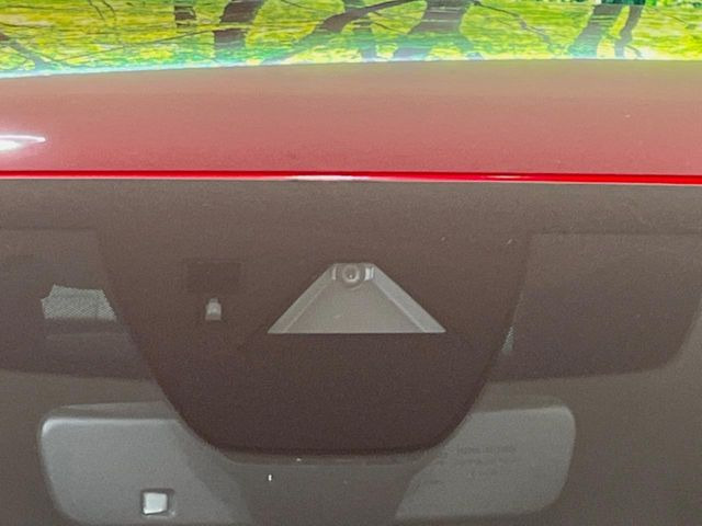 �y�X�}�[�g�u���[�L�T�|�[�g�z���s���ɑO���̎ԗ�����F�����A�Փ˂������Ȏ��͌x��ƃu���[�L�ŏՓˉ���Ɣ�Q�y�����A�V�X�g�B�����S�Ƀh���C�u�����y���݂��������܂��B