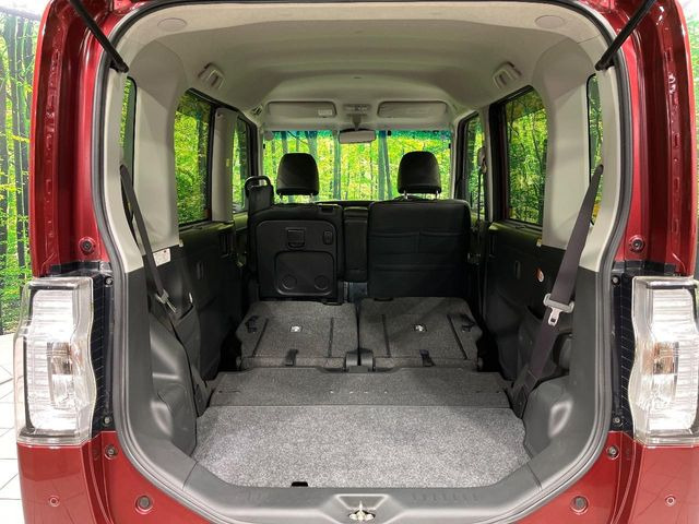 ���i�̂���������ʋ΁A���}���ɏ\���ȉ׎��X�y�[�X���m�ۂ��Ă���܂��B�Z�J���h�V�[�g��|���ƁA�傫�ȉו��̐ύڂ��\�ł���