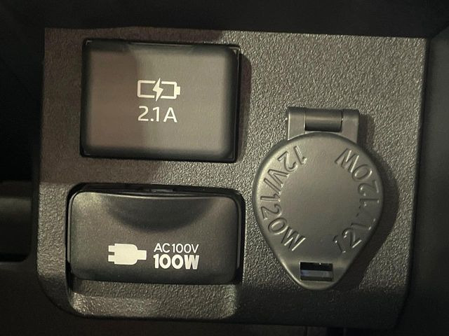 �y�A�N�Z�T���[�R���Z���g�z�L�����v��X�|�[�c�A�A�E�g�h�A�ł̃A�N�e�B�r�e�B�͂������A�ЊQ�E��d�̍ۂɏ����ɂ��Ȃ�AC100V�R���Z���g�𑕔���P�[�^�C��^�u���b�g�A�Q�[���@��̏[�d�ɂ���