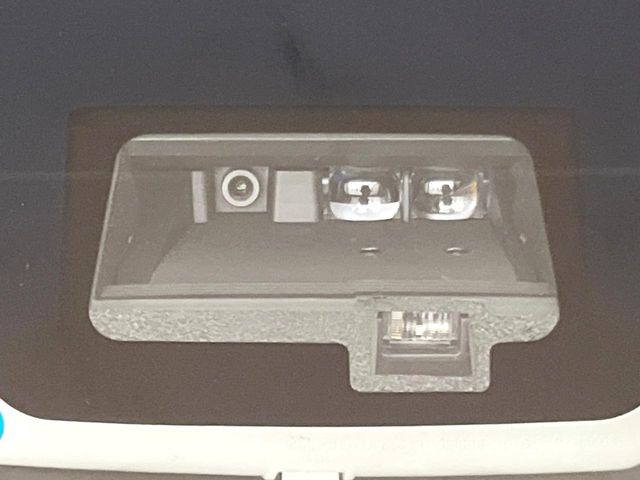 �y�X�Y�L �Z�[�t�e�B�T�|�[�g�z���s���ɑO���̎ԗ�����F�����A�Փ˂������Ȏ��͌x��ƃu���[�L�ŏՓˉ���Ɣ�Q�y�����A�V�X�g�B�����S�Ƀh���C�u�����y���݂��������܂��B