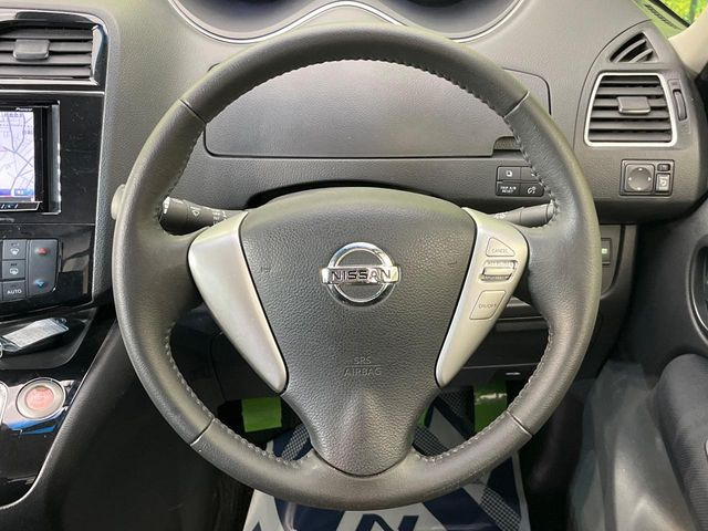 �y�����v�����X�e�A�����O�z�㎿�Ȋv���g�p���邱�ƂŁA��ɂ����������݂ƂĂ��^�]���₷���n���h���ł���