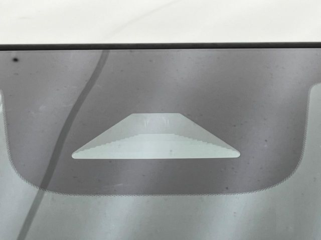 �y�z���_�Z���V���O�z���s���ɑO���̎ԗ�����F�����A�Փ˂������Ȏ��͌x��ƃu���[�L�ŏՓˉ���Ɣ�Q�y�����A�V�X�g�B�����S�Ƀh���C�u�����y���݂��������܂��B