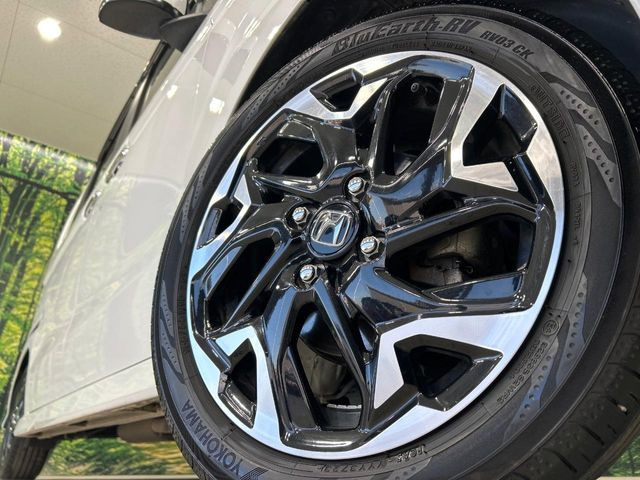 �y����15�C���`�A���~�z�C�[���z�O�ςɃ}�b�`���������A���~�z�C�[���𑕒����Ă���܂��B�e��ЊO�A���~�z�C�[����A�X�^�b�h���X�^�C�����戵�����Ă���܂��B���񂲑��k����������