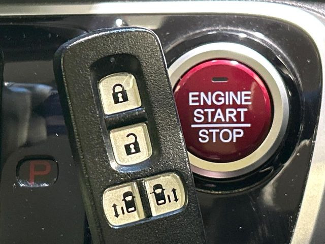 �yHonda�X�}�[�g�L�[�z�J�o����|�P�b�g�ɓ��ꂽ�܂܂ł��h�A�̎{���E�������\�ȃX�}�[�g�L�[�𑕔��B�G���W���̃I���E�I�t�����J�M�����o���K�v����������Ƃ��Ă��֗��ł���