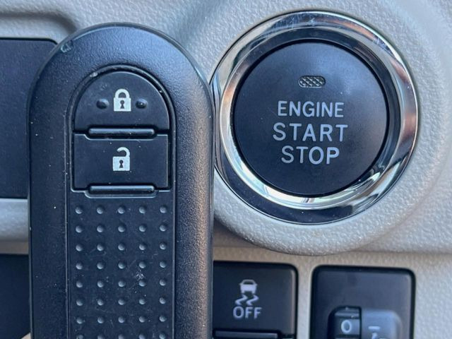 �y�L�[�t���[�V�X�e���z�J�o����|�P�b�g�ɓ��ꂽ�܂܂ł��h�A�̎{���E�������\�ȃX�}�[�g�L�[�𑕔��B�G���W���̃I���E�I�t�����J�M�����o���K�v����������Ƃ��Ă��֗��ł���