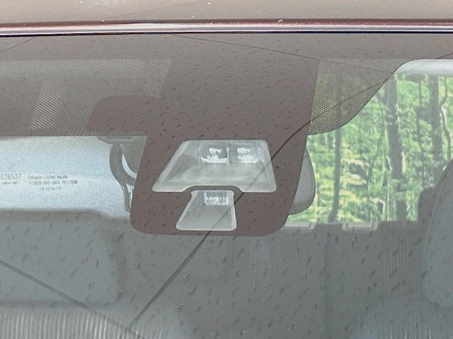 �y�G�}�[�W�F���V�[�u���[�L�z���s���ɑO���̎ԗ�����F�����A�Փ˂������Ȏ��͌x��ƃu���[�L�ŏՓˉ���Ɣ�Q�y�����A�V�X�g�B�����S�Ƀh���C�u�����y���݂��������܂��B