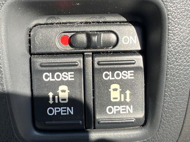 �y�����p���[�X���C�h�h�A�z�X�}�[�g�L�[��^�]�Ȃ̃X�C�b�`�Ō�ȗ����X���C�h�h�A�̊J���\���d��������͂����ăh�A���J����K�v�������A�����Ȃ��q�l�ł��ȒP�ɊJ���߂ł����K�ł���