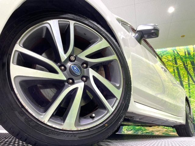 �y����18�C���`�A���~�z�C�[���z�O�ςɃ}�b�`���������A���~�z�C�[���𑕒����Ă���܂��B�e��ЊO�A���~�z�C�[����A�X�^�b�h���X�^�C�����戵�����Ă���܂��B���񂲑��k����������