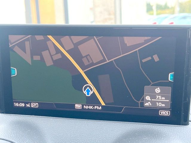 ���A�E�f�B�����i�r:��̊��̂���i�r�́A����������ԓ������o���Ă���܂��BBluetooth�Đ��ȂǃI�[�f�B�I�@�\���[�����Ă���܂��̂ŁA�^�]�����y���߂܂���