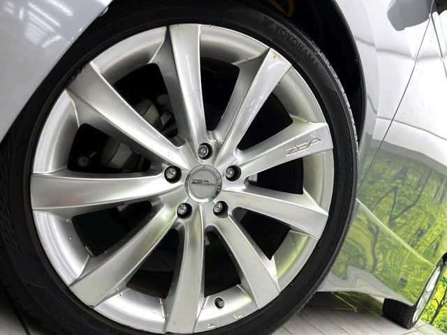 �y����19�C���`�A���~�z�C�[���z�O�ςɃ}�b�`���������A���~�z�C�[���𑕒����Ă���܂��B�e��ЊO�A���~�z�C�[����A�X�^�b�h���X�^�C�����戵�����Ă���܂��B���񂲑��k����������