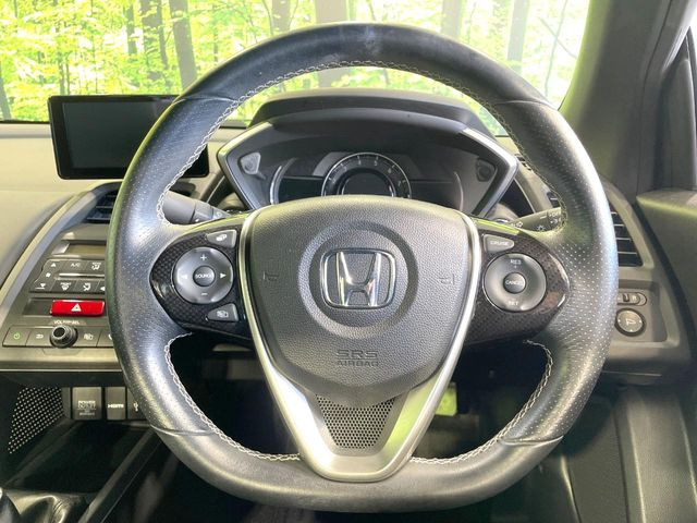 �y�����v�����X�e�A�����O�z�㎿�Ȋv���g�p���邱�ƂŁA��ɂ����������݂ƂĂ��^�]���₷���n���h���ł���