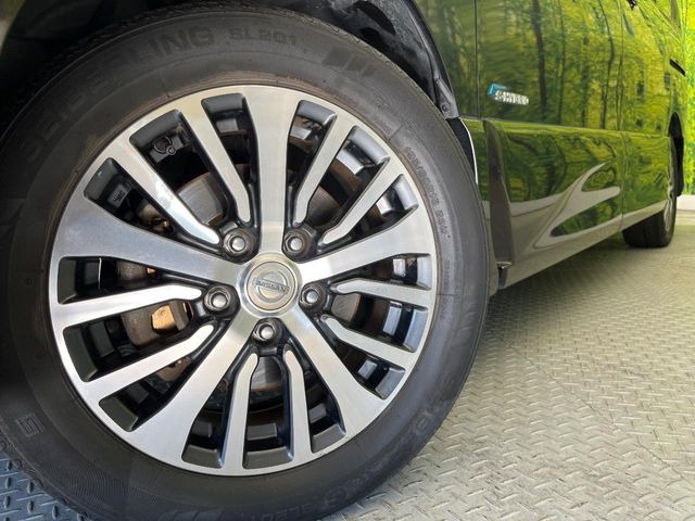 �y����16�C���`�A���~�z�C�[���z�O�ςɃ}�b�`���������A���~�z�C�[���𑕒����Ă���܂��B�e��ЊO�A���~�z�C�[����A�X�^�b�h���X�^�C�����戵�����Ă���܂��B���񂲑��k����������