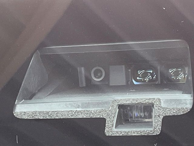 �y�X�Y�L �Z�[�t�e�B�T�|�[�g�z���s���ɑO���̎ԗ�����F�����A�Փ˂������Ȏ��͌x��ƃu���[�L�ŏՓˉ���Ɣ�Q�y�����A�V�X�g�B�����S�Ƀh���C�u�����y���݂��������܂��B