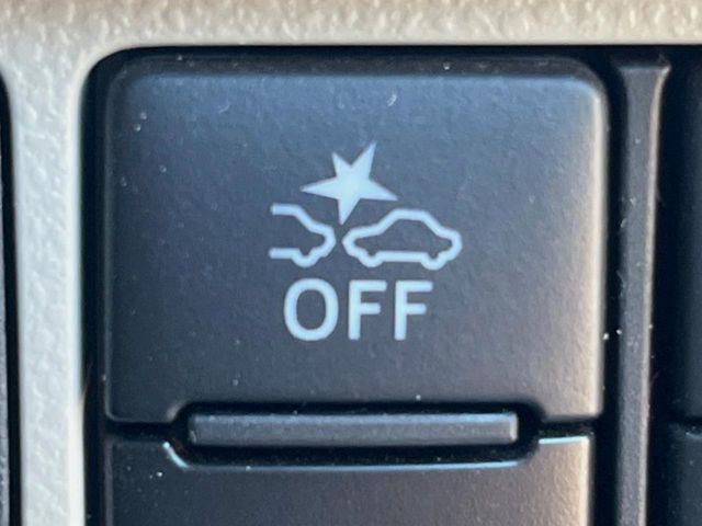 �y�X�}�[�g�A�V�X�g�z���s���ɑO���̎ԗ�����F�����A�Փ˂������Ȏ��͌x��ƃu���[�L�ŏՓˉ���Ɣ�Q�y�����A�V�X�g�B�����S�Ƀh���C�u�����y���݂��������܂��B