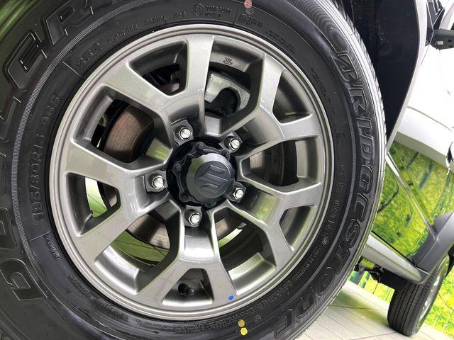 �y����15�C���`�A���~�z�C�[���z�O�ςɃ}�b�`���������A���~�z�C�[���𑕒����Ă���܂��B�e��ЊO�A���~�z�C�[����A�X�^�b�h���X�^�C�����戵�����Ă���܂��B���񂲑��k����������