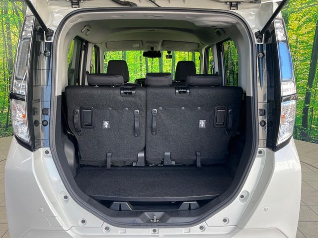 ���i�̂���������ʋ΁A���}���ɏ\���ȉ׎��X�y�[�X���m�ۂ��Ă���܂��B�Z�J���h�V�[�g��|���ƁA�傫�ȉו��̐ύڂ��\�ł���