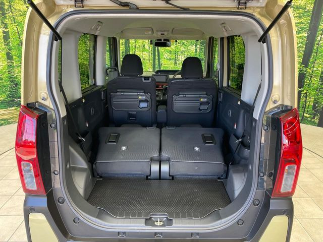 ���i�̂���������ʋ΁A���}���ɏ\���ȉ׎��X�y�[�X���m�ۂ��Ă���܂��B�Z�J���h�V�[�g��|���ƁA�傫�ȉו��̐ύڂ��\�ł���